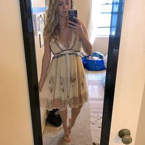 McGinn Silk V-neck Empire Waist Fit & Flare Mini Dress Cream size Small